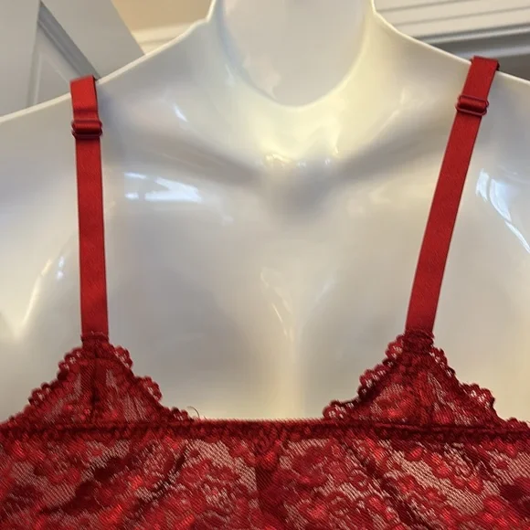 Torrid Curve Size 2 Bralette, Burgundy, Adjustable Straps! - Picture 3 of 4